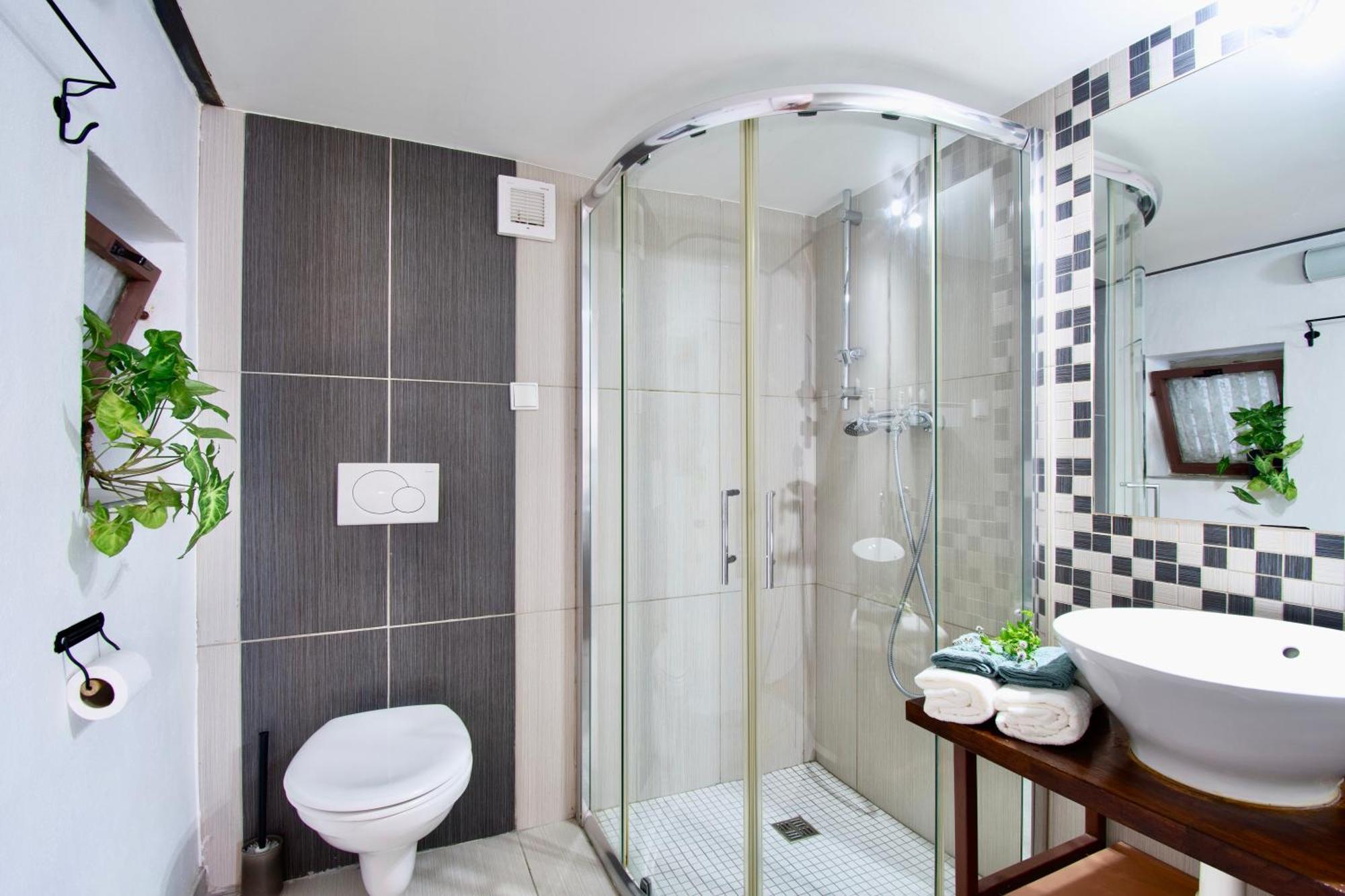 Netradicny Apartman V Centre Bratislava Esterno foto